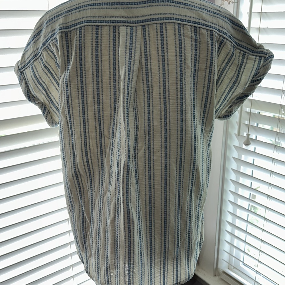 SOLD Faherty Ocean Catalina Stripe Ivory & Blue Short Sleeve Top EUC - Picture 6 of 16